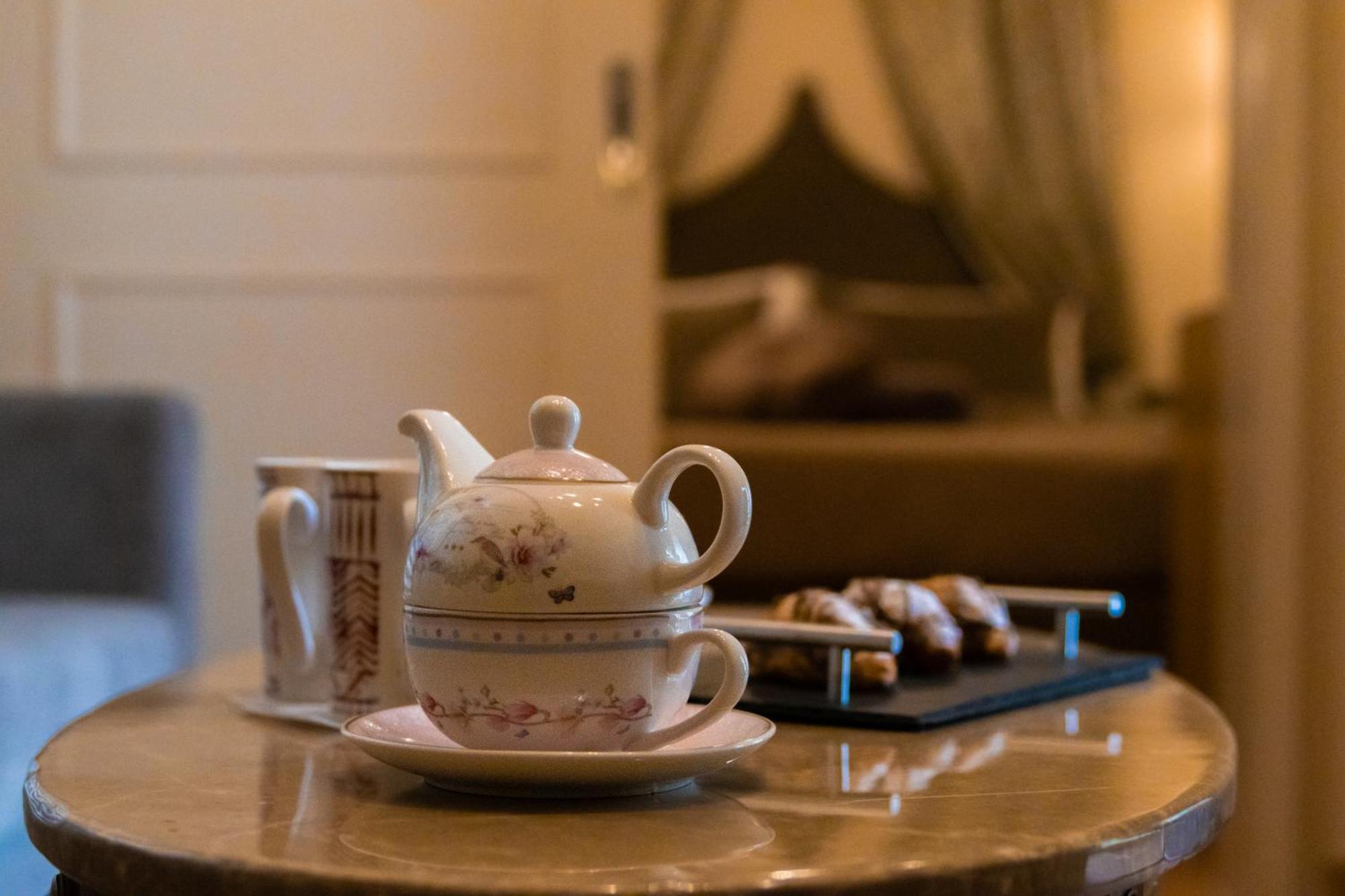 April Luxury Suites (Adults Only) Rhodes City Szoba fotó