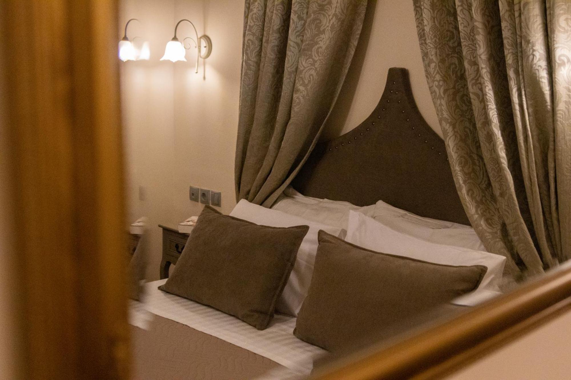 April Luxury Suites (Adults Only) Rhodes City Szoba fotó