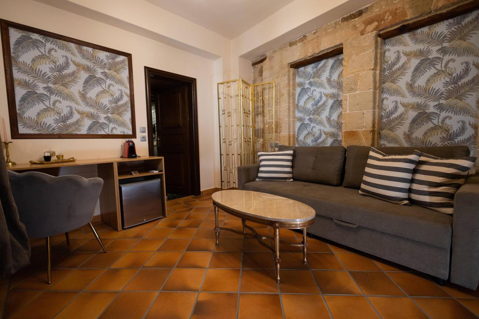 April Luxury Suites (Adults Only) Rhodes City Szoba fotó